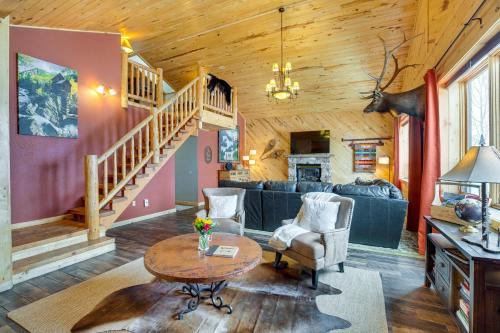 Gunnison Casa | Spacious Gunnison Home Ski, Hike, Bike and Fish!