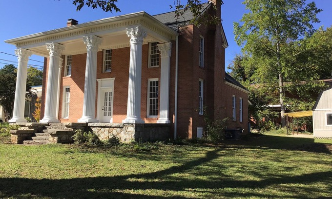 Lithonia Casa | Spacious Historic 4 bed 2 bath Home close to Atlanta and State Parks