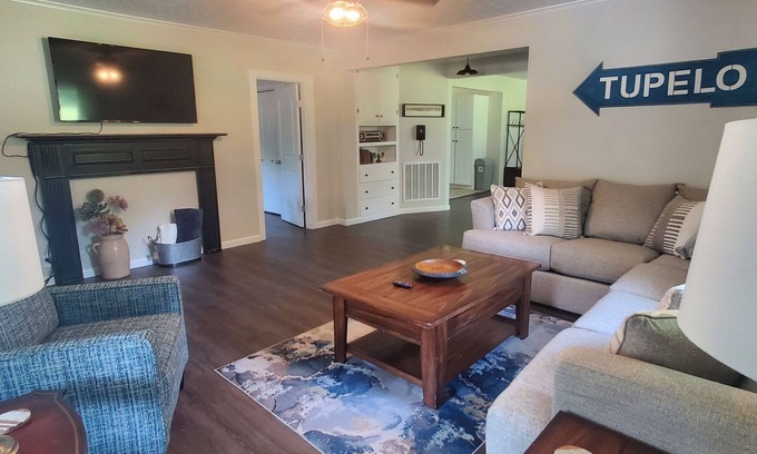 Tupelo Casa | Spacious Historic Downtown home that sleeps up to 10!