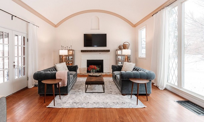 Idaho Falls Casa | Spacious historic home with modern chef's kitchen