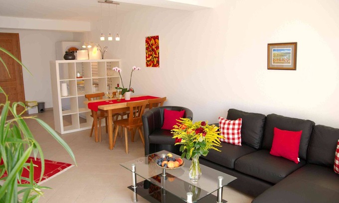 Nordheim a. Main Apartamento | Amplia casa de vacaciones (70 m²) con tres habitaciones y una terraza.