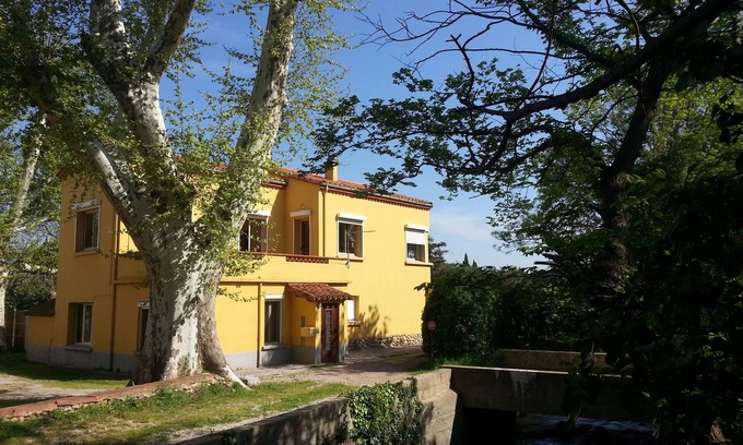 Thuir Apartamento | Espaciosa casa de campo con jardín