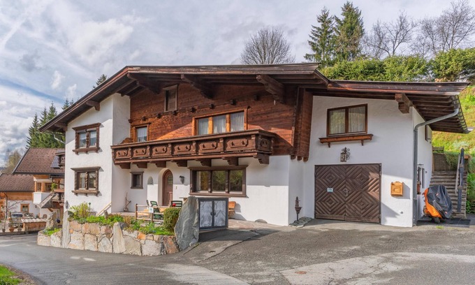 Kitzbuehel Apartamento | Spacious holiday flat, 2.2 km to the ski lift