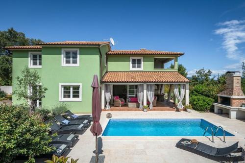 Rakalj Casa | Spacious holiday house/pool/jacuzzi/playground/6+2