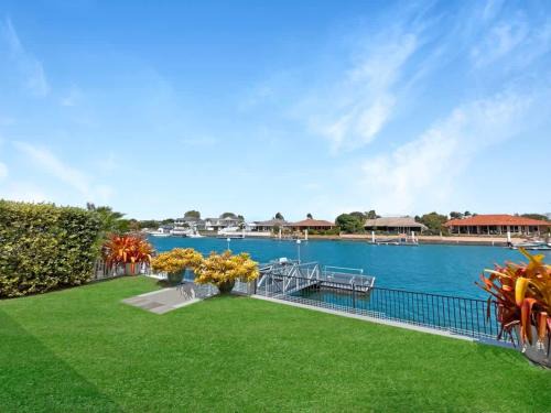 Banksia Beach Casa | Spacious Holiday Unit on Canal at Banksia Beach