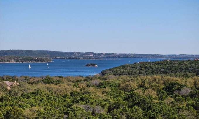 Jonestown Villa | Villa con vistas al hermoso lago Travis en Hollows Resort.
