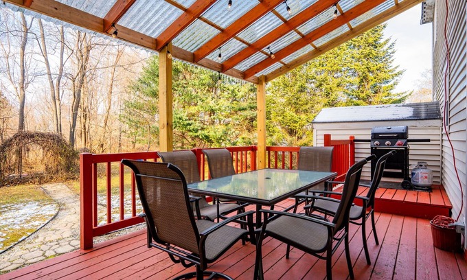 Scarborough Casa | Spacious Home 10 Mins From Portland & Beaches - Family Friendly, Sleeps 12!