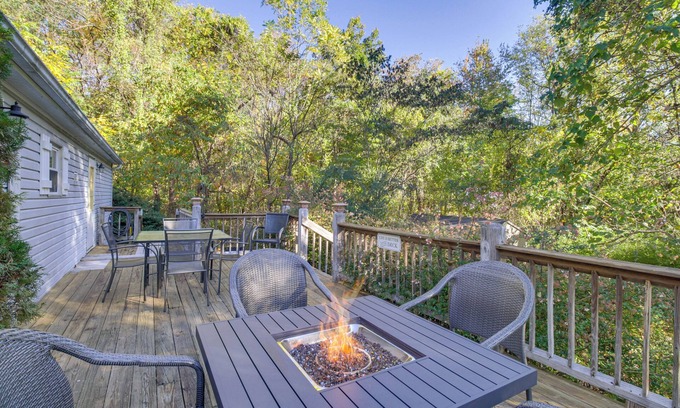 Nellysford Cabaña | Spacious Home: 10 Miles to Wintergreen Resort!