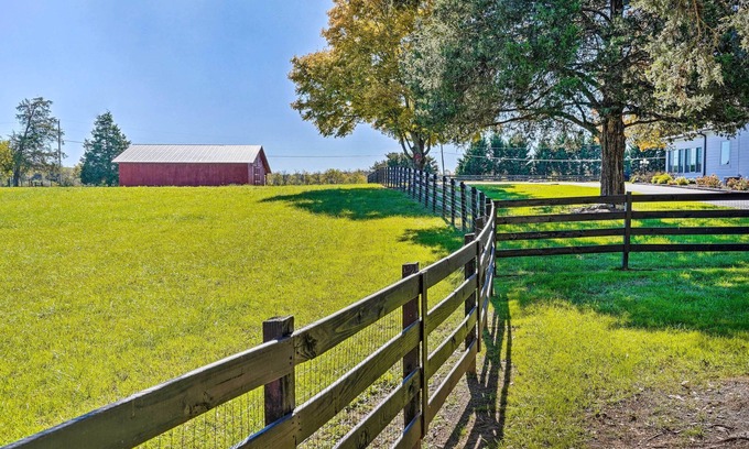 Chickamauga Casa | Spacious Home + Acreage, 16 Mi to Chattanooga