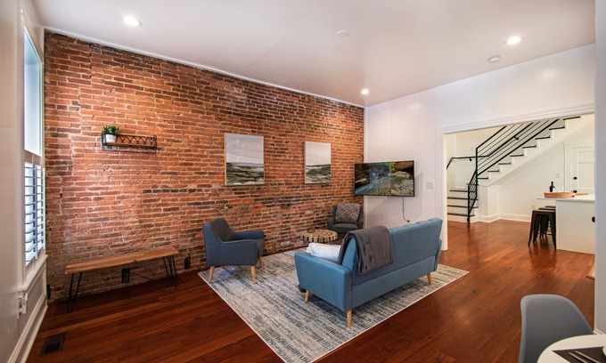 Fells Point Condominio | Spacious Home by the Water in Fells Point