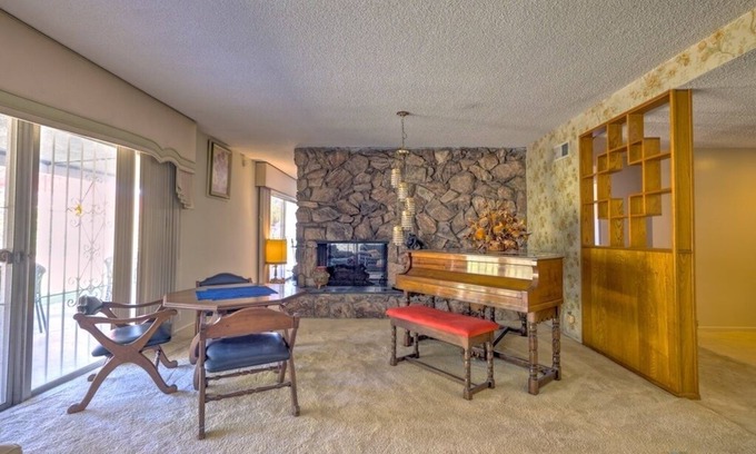 Ladera Heights Casa | 3b / 2. 5bth-Large Home - Cerca de Venecia!