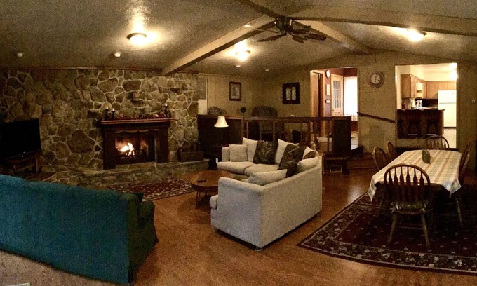 Geneva Casa | Spacious home in great location for all season events.