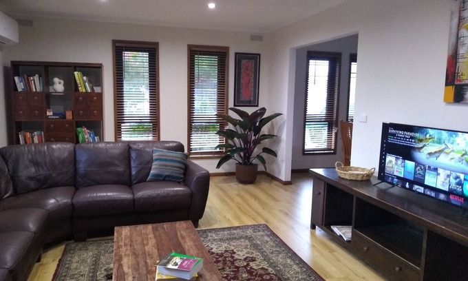 Heathcote Casa | Spacious home in Heathcote township. Perfect for families and groups.