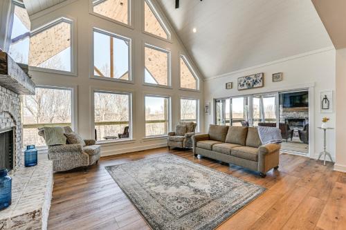 Clarkson Casa | Spacious Home in Paradise Grove Nolin Lake!