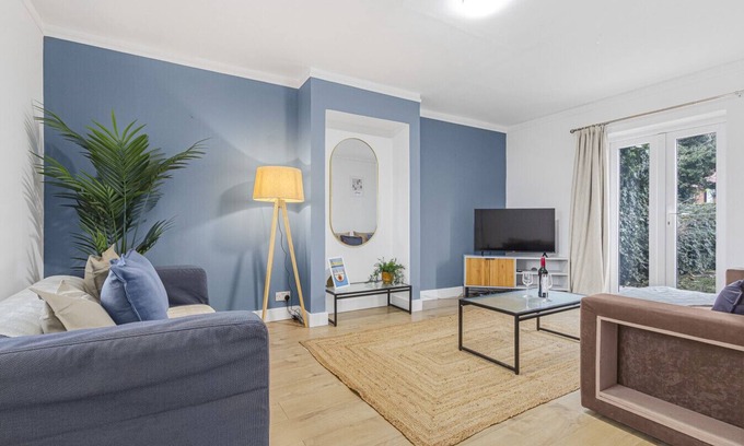 Cranford Casa | Spacious Home Near Heathrow