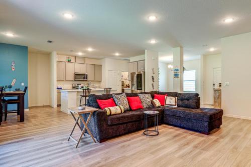 Port Saint Lucie Casa | Spacious Home Near Dtwn PSL Travel Nurses Welcome