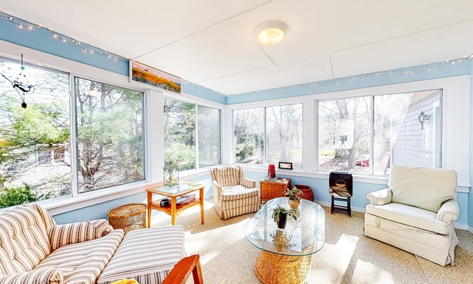Harwich Casa | Spacious home on Hinckleys Pond with game room, sunroom & quick access to trail