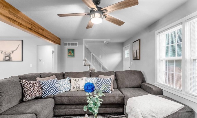 Overland Park Casa | Great for Families|5BR/3BA|Great Location