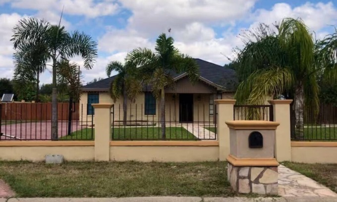 McCook Casa | Spacious Home w/ backyard retreat. Enjoy your stay with all the amenities incl.