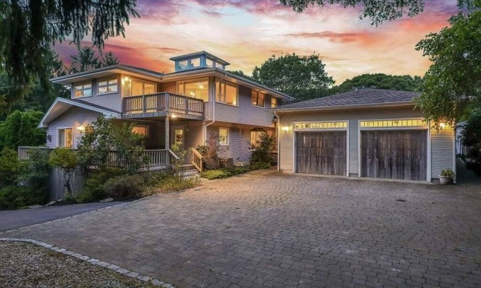 Falmouth Casa | Spacious Home w/ Pool & AC, 2 ensuite bedrooms, EV charger, 7-min Walk to Beach