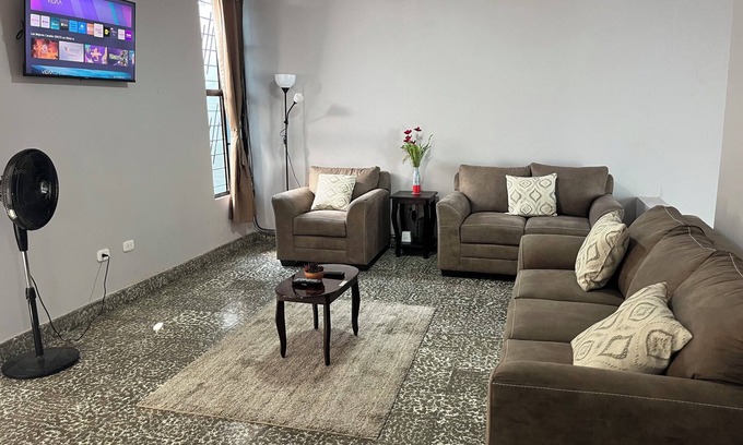 San Salvador Casa | Spacious Home W Private Parking