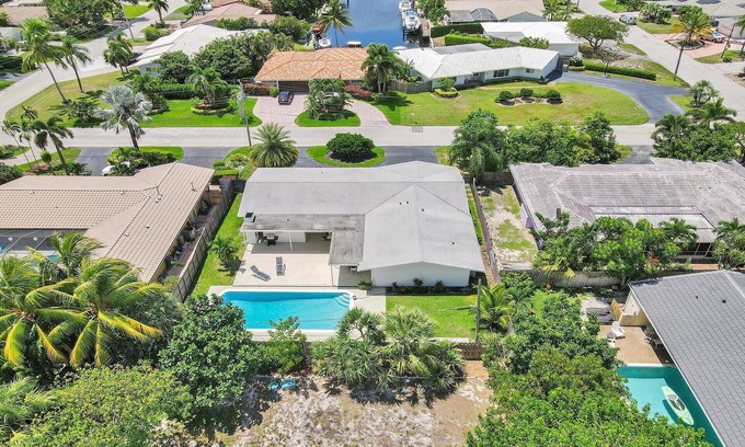 Cypress Lakes Casa | Spacious Home with Pool close to the Beach!