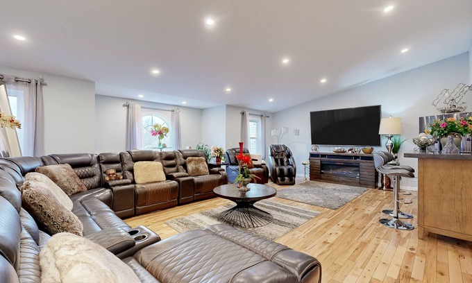 Westbrook Casa | Spacious home with large yard, great for groups, close to Portland & beaches