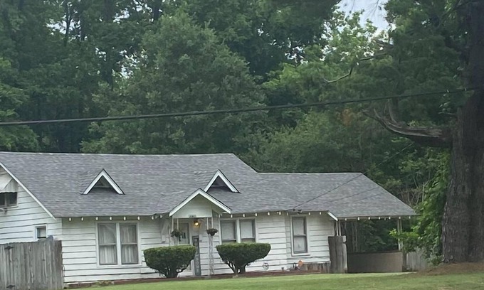 Whitehaven Casa | Spacious Home with Large Backyard Minutes from Graceland and Downtown Memphis