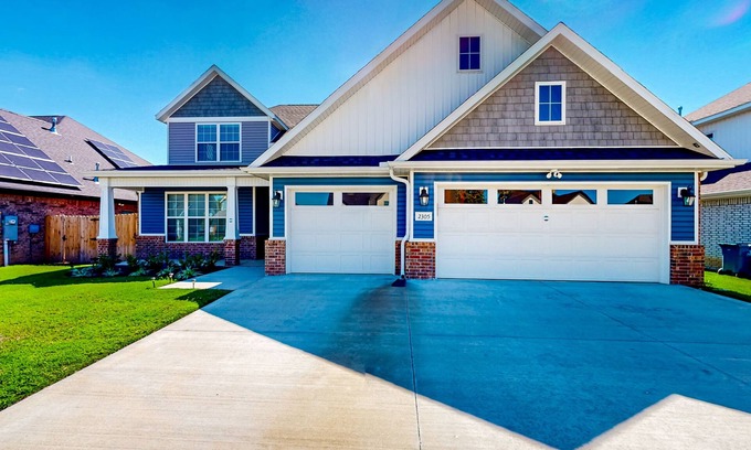 Bentonville Casa | Spacious home with enclosed yard, foosball table, & children's items - dogs ok