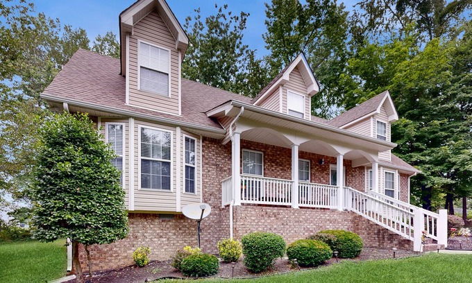 Springfield Casa | Spacious home with fully equipped kitchen - near Nashville