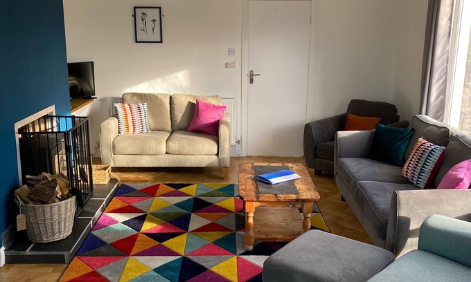 Crynant Casa | Spacious house close to Rhossili Bay & Wales Coastal Path