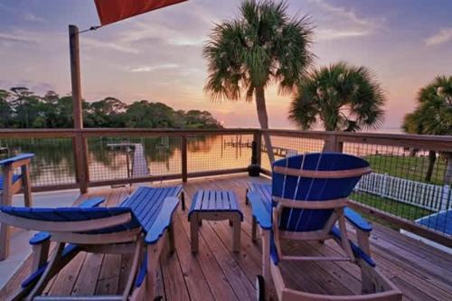 St. George Island Casa | Spacious house- Deep Water Dock Pool Golf Cart Rental available