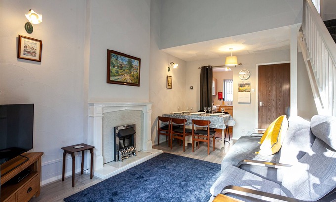 Sheffield Casa | Spacious House in Sheffield Close to City Centre