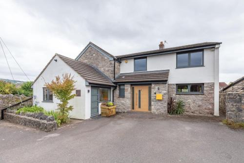 Cheddar Casa | Spacious House in the Heart of Cheddar