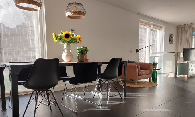 Bloemendaal Otro | Spacious House near Amsterdam