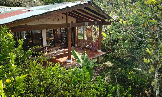 Pacuare Reserve Otro | Spacious house on a family run animal and horse farm