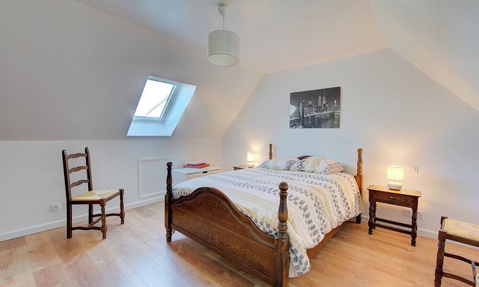 Monnaie Casa | Spacious house - sleeps 6 - ideal location - close to freeway