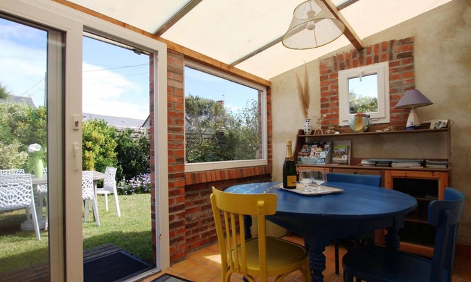 Saint-Marcouf Cabaña | Casa espaciosa con chimenea y terraza, cerca de la playa