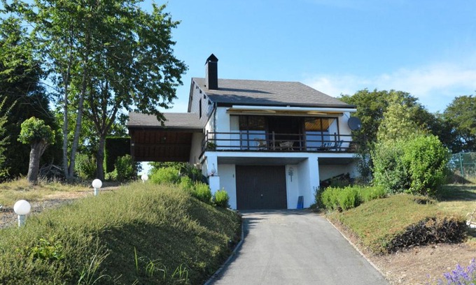 Hastiere-Lavaux Casa | Spacious house with beautiful terrace