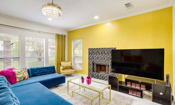 Barker Casa | Spacious Houston Home w/ Patio, Grill & Fireplace!