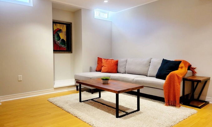 Lisgar Apartamento | Spacious Independent Unit with Separate Entrance