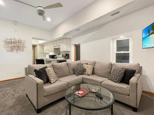 Des Moines Apartamento | Spacious Jacuzzi Loft & Free Parking Near Icubs