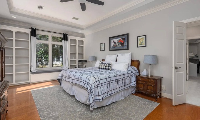 Lake Oconee Casa | Spacious lake front 5-bedroom home in Reynolds Great Waters subdivision