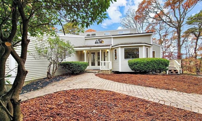 Cotuit Casa | Spacious Lake House for Large Groups w Private Acre+ short path to Lake