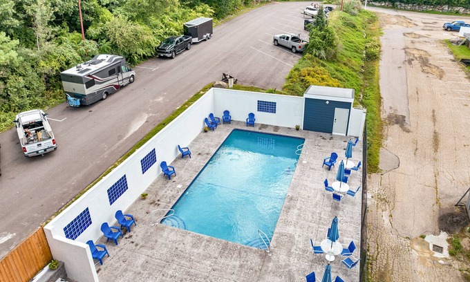 Gilford Casa | Spacious Lake View Laconia Apt Near Weirs Beach\ Pool \ Restaurants