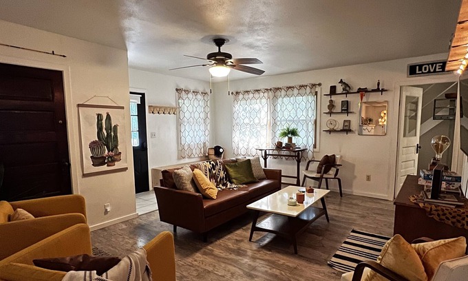Elkhorn Casa | Spacious Lake Wandawega Oasis. Eclectic-space. Lake Access. Cabin Getaway!