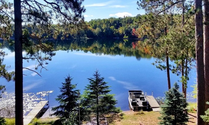 Minong Cabina | Spacious lakefront cabin on beautiful sand bottom Leader Lake.
