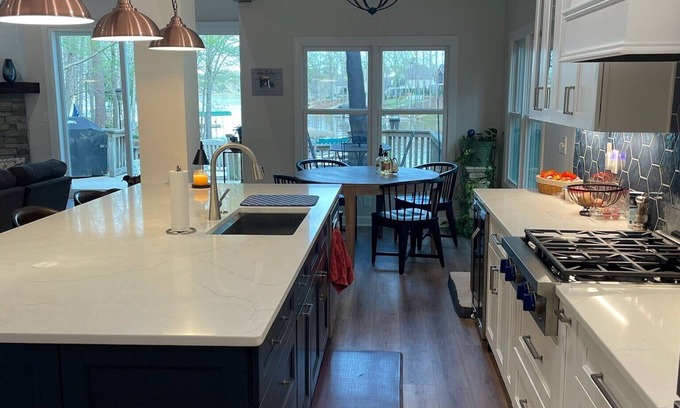 Lake Oconee Casa | Spacious Lakehouse for Master's week - Lake Oconee views right on the water