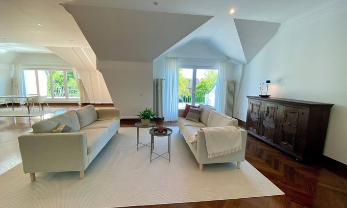 Krefeld Apartamento | Spacious, light-flooded loft apartment with 2 terraces and views of the countryside