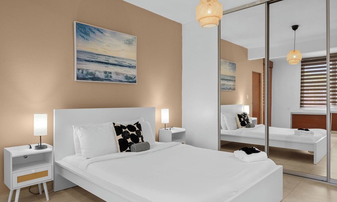 Punta Las Marias Apartamento | Spacious loft in Ocean Park beach w/ parking & arcade